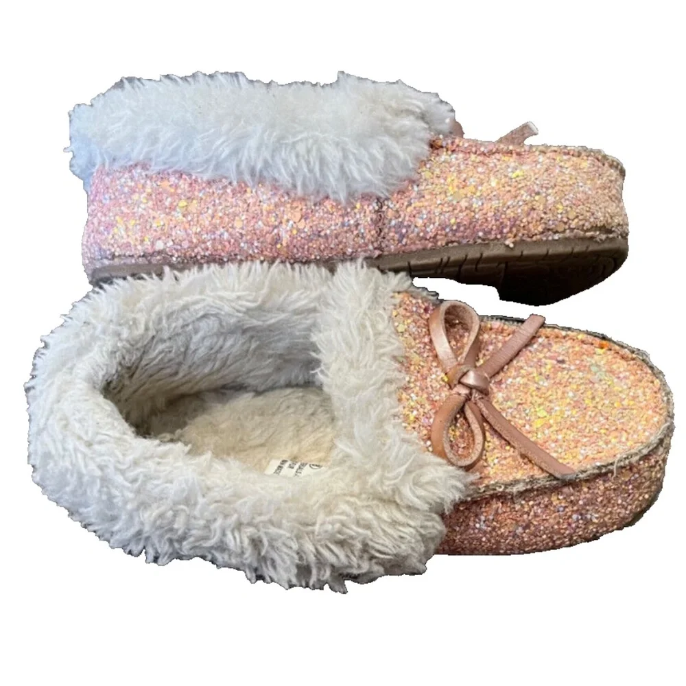 Little Girls Cat & Jack Pink Sparkly Faux Fur Moccasin Slippers Size 8